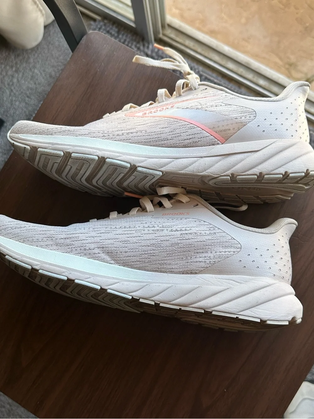 Brooks Running Shoes Women’s Light Peach Size 11